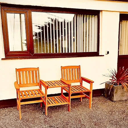 Cosy Annexe Sleeps 4 Villa Holyhead Exterior photo
